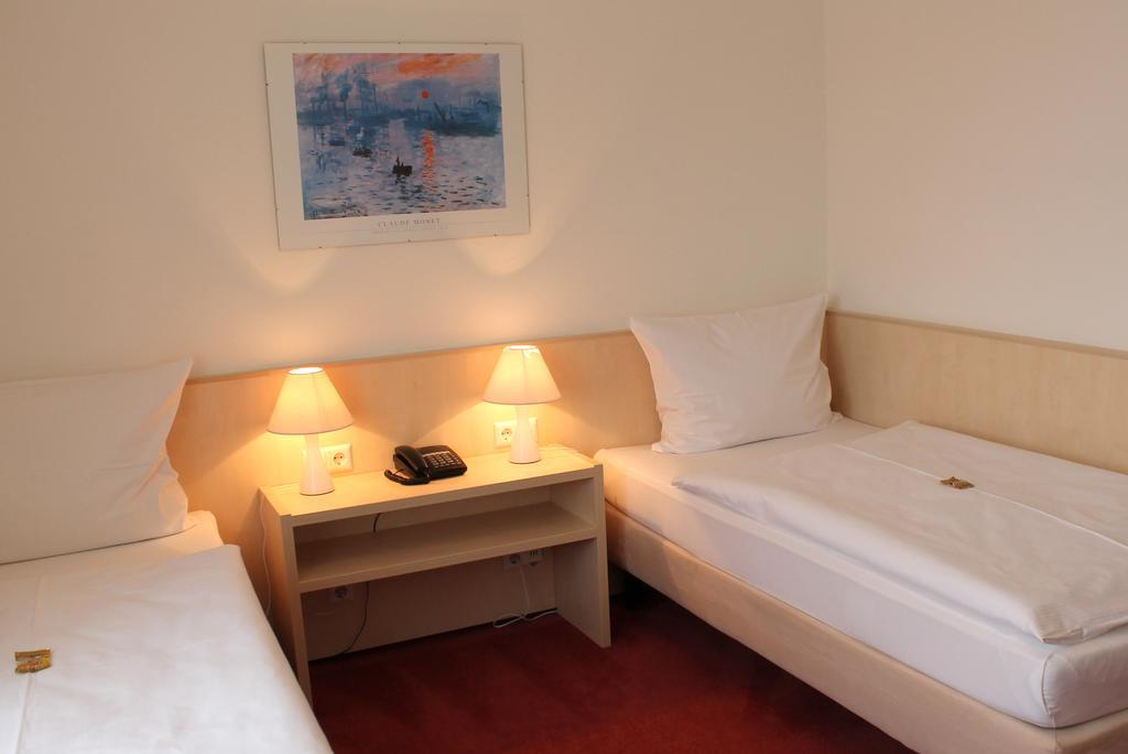 Hotel Am Bad Esslingen am Neckar Ngoại thất bức ảnh