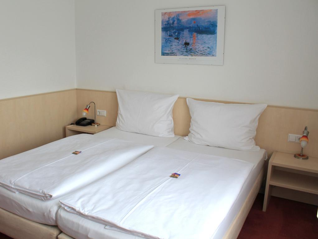 Hotel Am Bad Esslingen am Neckar Ngoại thất bức ảnh