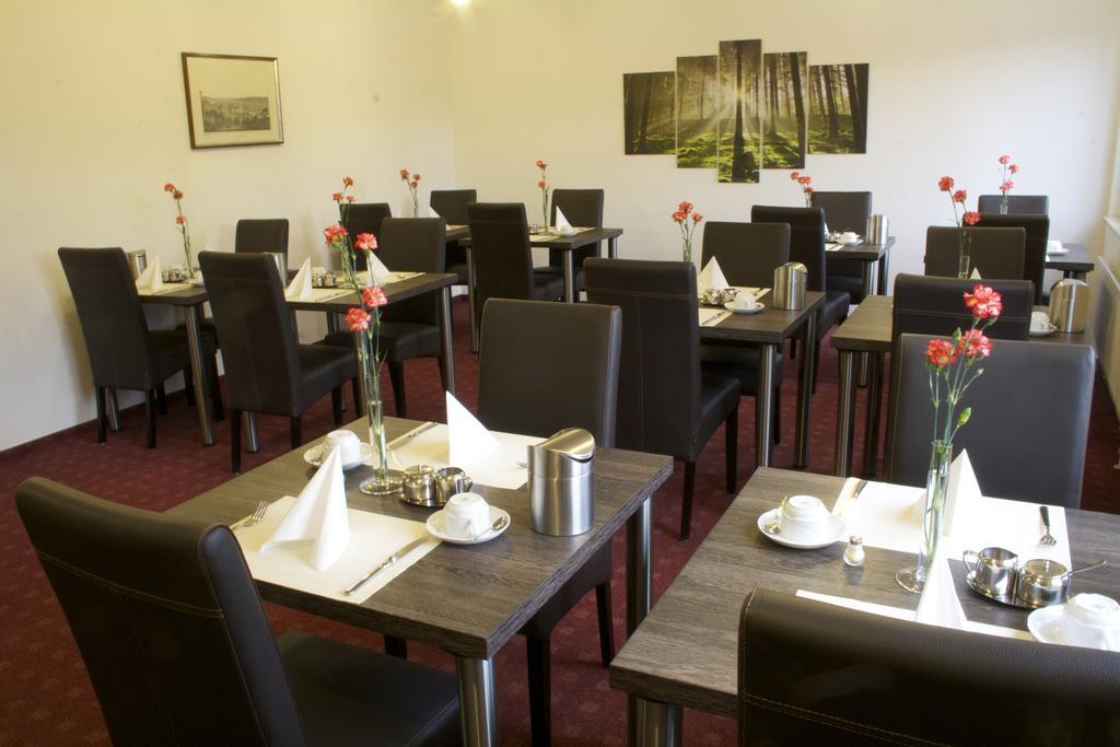 Hotel Am Bad Esslingen am Neckar Ngoại thất bức ảnh